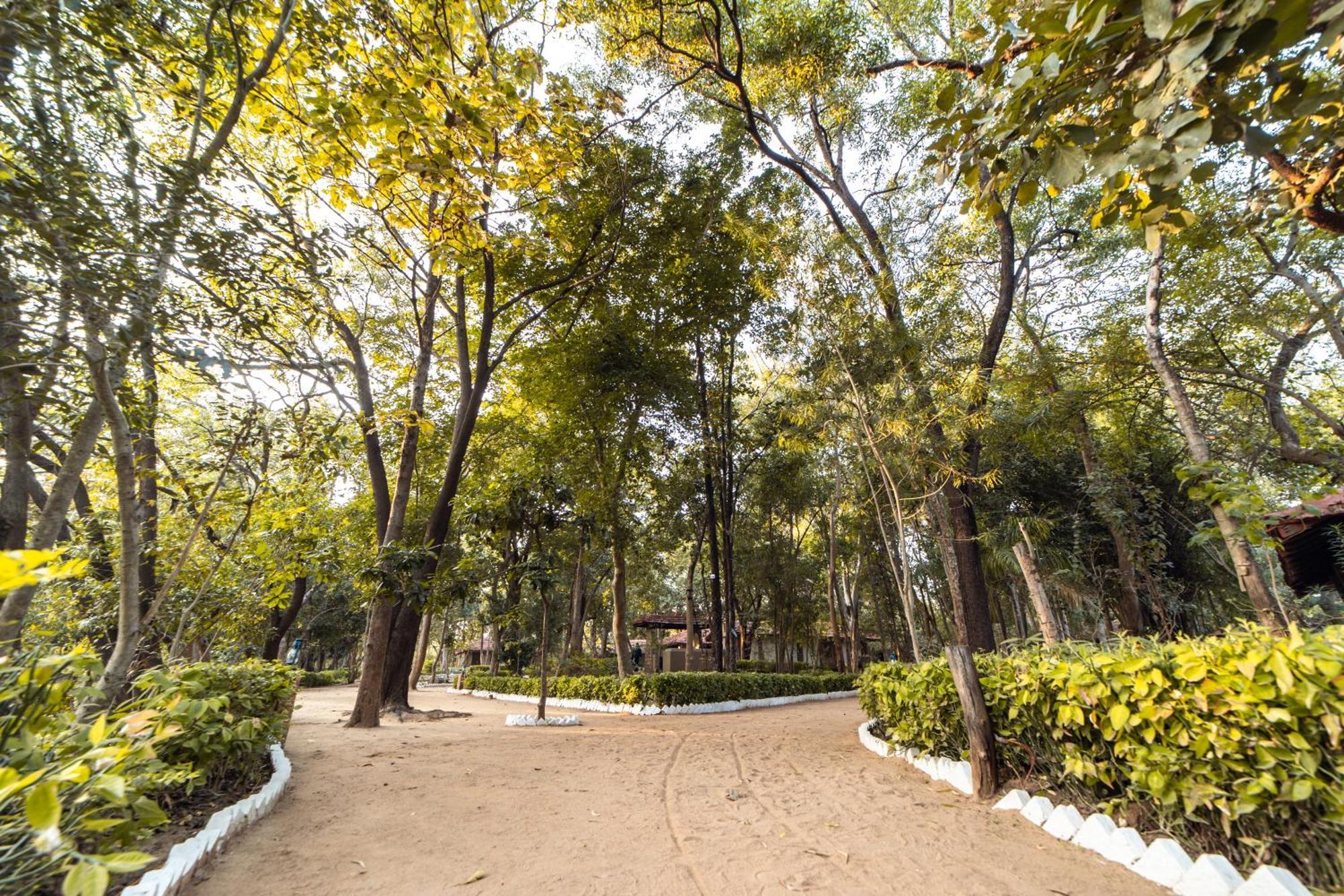 Tiger Trails Resort Tala  Bagian luar foto