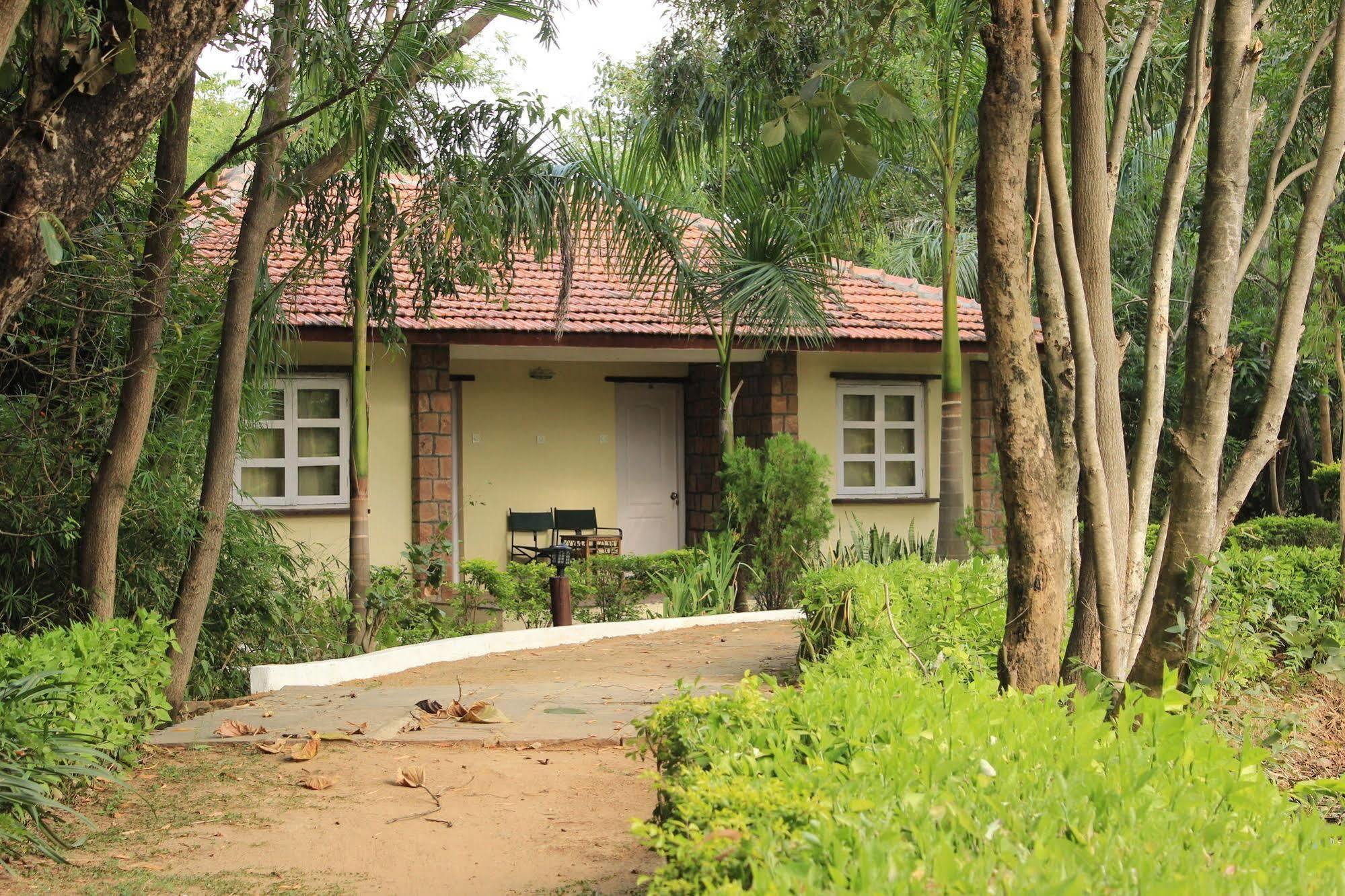 Tiger Trails Resort Tala  Bagian luar foto